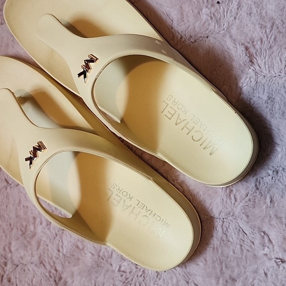 MK Sandles - Picture 2 of 3